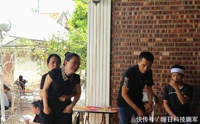 6岁男孩乘校车上学被遗忘在车里，下午被发现时已经死亡