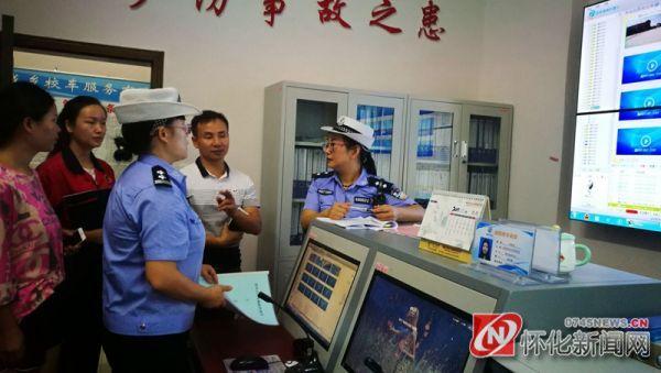 新晃交警深入客运企业、校车公司开展中秋节前安全隐患排查