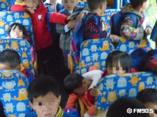 幼儿园校车塞满31人，超员60%！司机被立案侦查