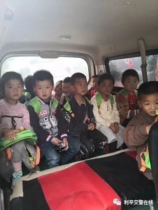 利辛交警，超员“黑校车”重治没商量