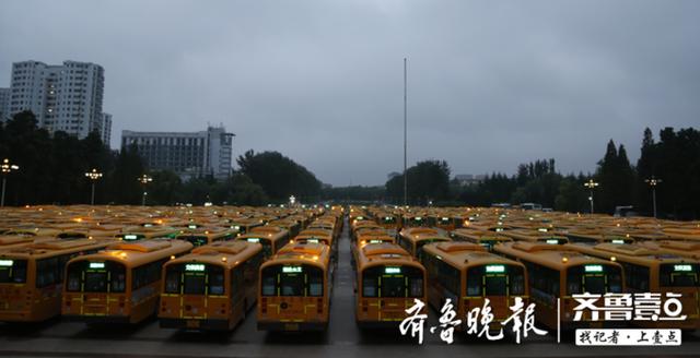 世界青少年足球赛青岛开战,温馨校车助力 世界青少年足球赛青岛开战,温馨校车助力